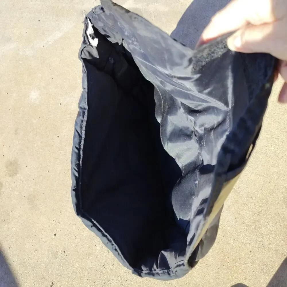 Black Pizza Hut Delivery Bag. Logo On top.